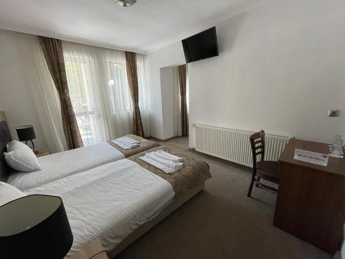 Hotel Merdjan サルニトゥサ エクステリア 写真